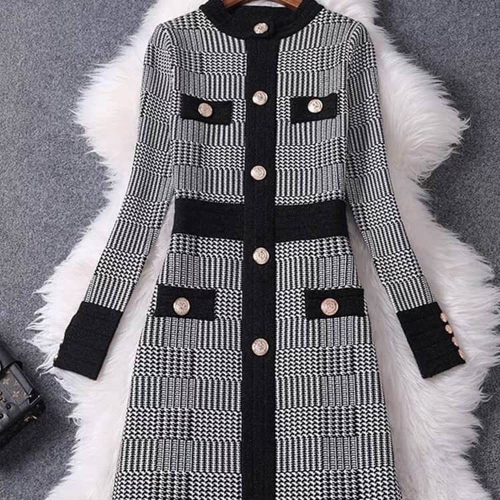 BM bodycon long sleeves dress.